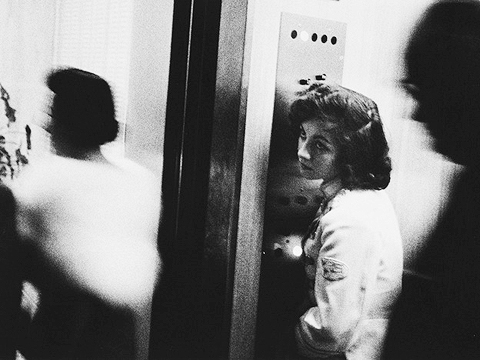 صورة فتاة المصعد. تصوير روبرت فرانك 1959